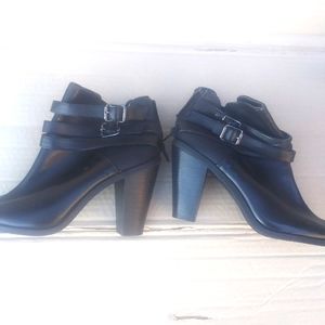 Vera wang shoes size 8